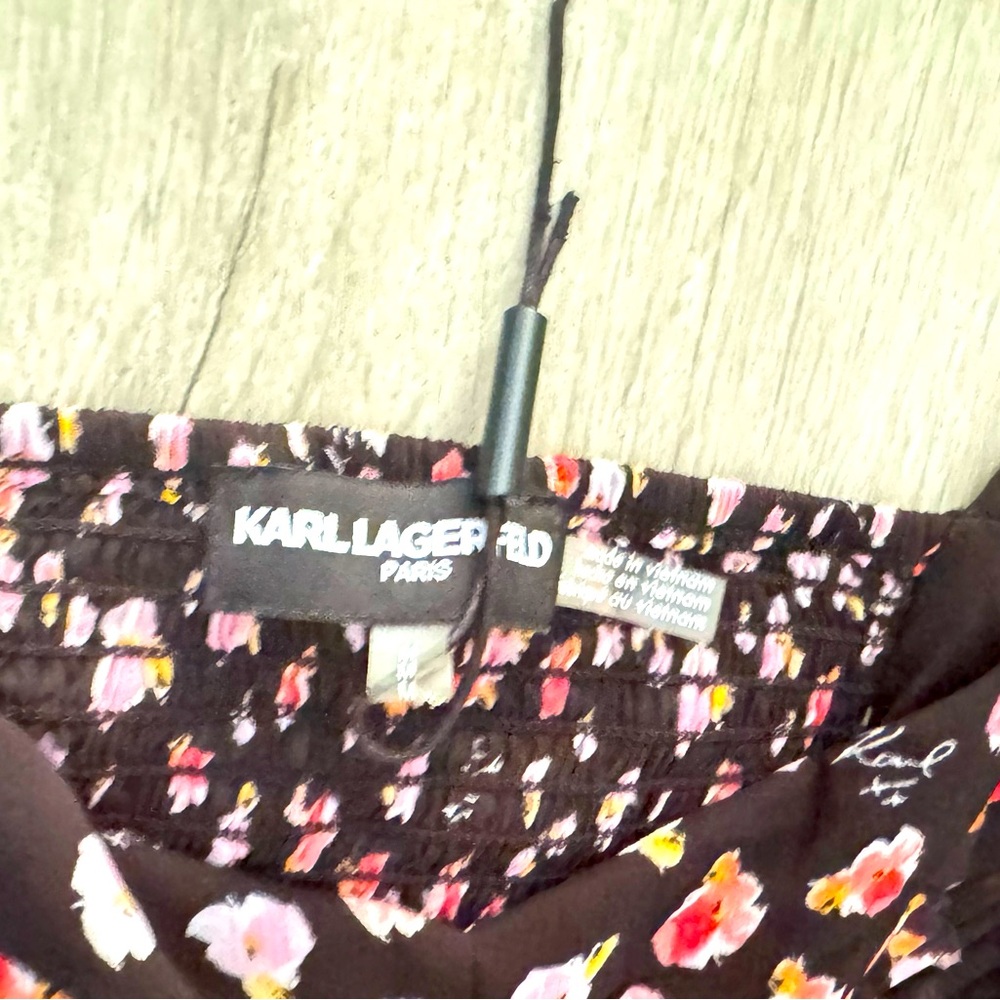 Karl Lagerfeld Paris Floral Print Black Top - Picture 8 of 12